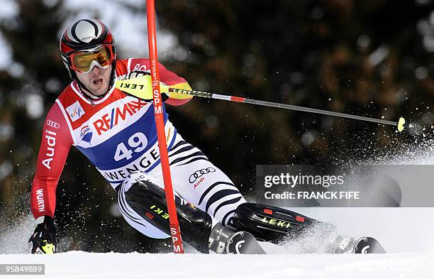 Germany's Stephan Keppler clears a gate during the 2nd round of the FIS World Cup Men's Super combined-Slalom in Wengen on January 15, 2010. AFP...