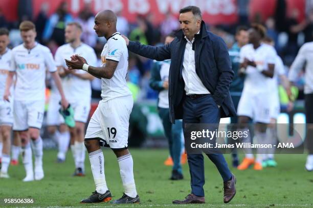 Andre Ayew of Swansea City and Swansea City manager Carlos Carvalhal during the Premier League match between Swansea City and Stoke City at Liberty...