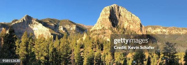 mountain panoramic , spring mountains national recreation area, mt, charleston, outside las vegas, nevada - mt charleston stock-fotos und bilder