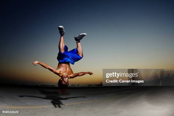 Backflipping 2,835 Backflip Stock Photos, High-Res Pictures, and Images - Getty Images