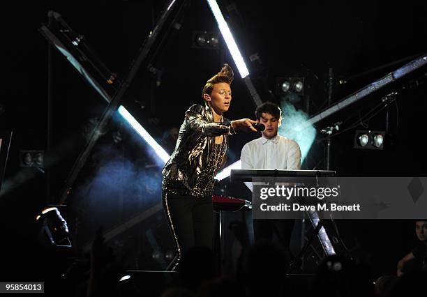 Elly Jackson of La Roux performs on stage during the The Brit Awards 2010 Shortlist Announcement, at Indigo2 at O2 Arena on January 18, 2010 in...