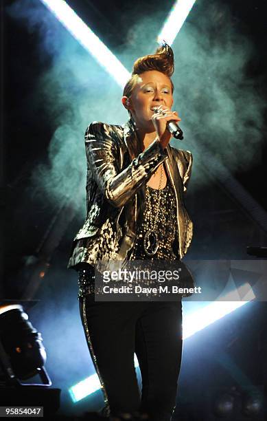 Elly Jackson of La Roux performs on stage during the The Brit Awards 2010 Shortlist Announcement, at Indigo2 at O2 Arena on January 18, 2010 in...