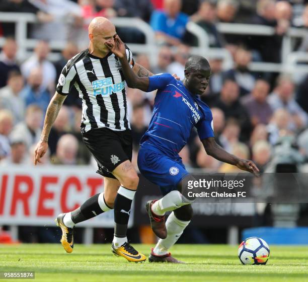 Golo Kanté of Chelsea and Jonjo Shelvey of Newcastle United during the Premier League match between Newcastle United and Chelsea at St. James Park on...