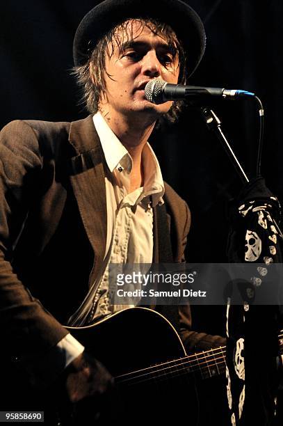 Pete Doherty performs live for a surprise show at La Fleche d'Or on January 18, 2010 in Paris, France.