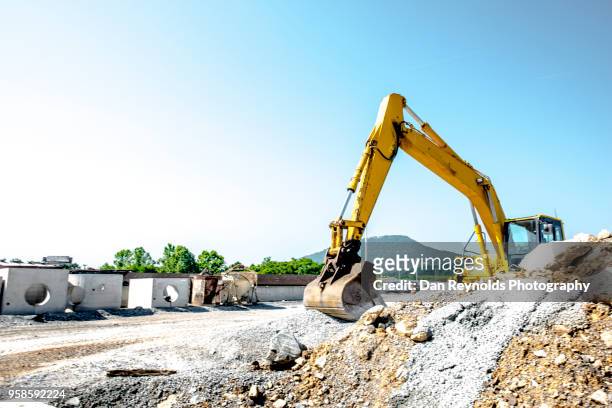 construction equipment - road construction stock pictures, royalty-free photos & images
