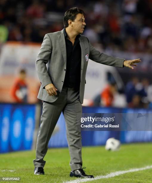 Marcelo Gallardo coach of River Plate gives instructions to his players during a match between River Plate and San Lorenzo as part of Superliga...