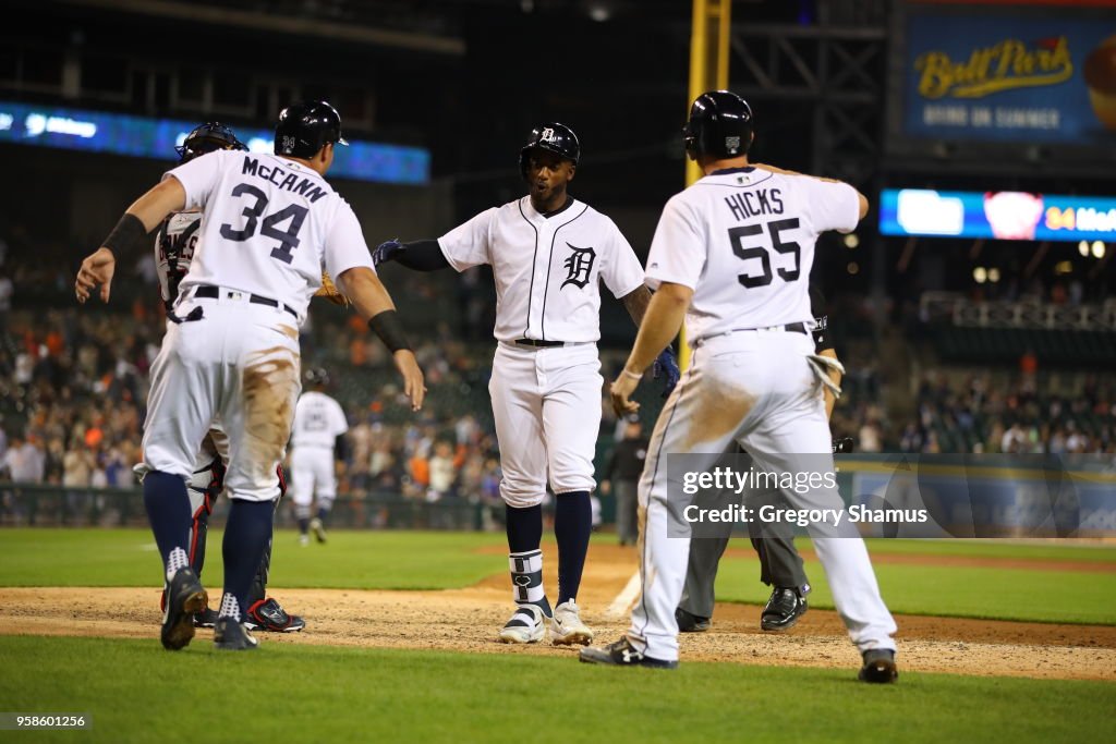 Cleveand Indians v Detroit Tigers