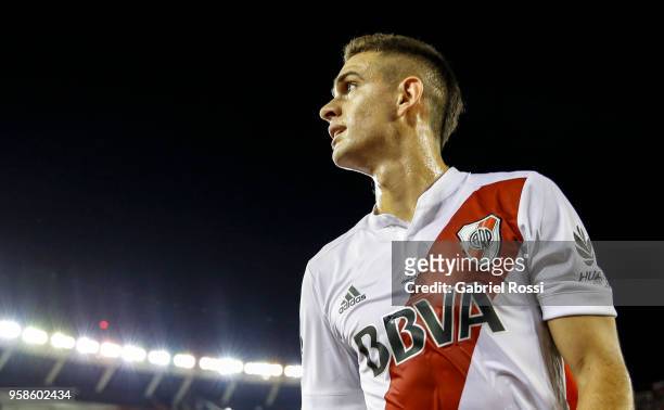 Rafael Santos Borre of River Plate leaves the field after the match between River Plate and San Lorenzo as part of Superliga 2017/18 at Estadio...