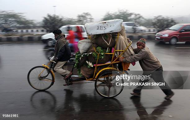 Cycle Rickshaw Back 664 Delhi Cycle Rickshaw Stock Photos, High-Res Pictures, and Images ...