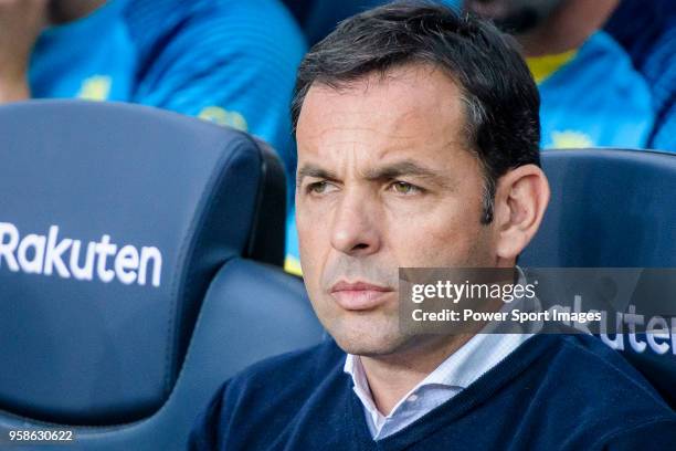 Coach Javier Calleja, Javi Calleja, of Villarreal CF reacts prior to the La Liga 2017-18 match between FC Barcelona and Villarreal CF at Camp Nou on...