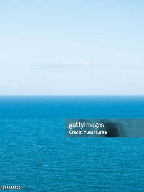 horizon over the pacific ocean - linha do horizonte sobre água imagens e fotografias de stock