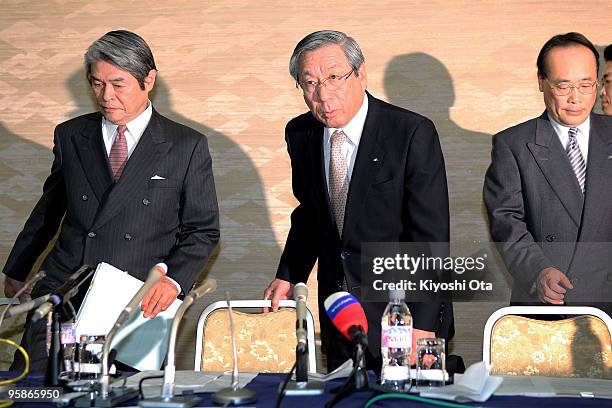 Haruka Nishimatsu , President and CEO of Japan Airlines Corp. , and Hiroshige Nishizawa , President of Enterprise Turnaround Initiative Corporation...