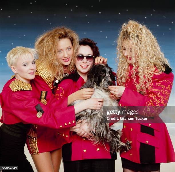 Fazz Box Fuzz Box Photos and Premium High Res Pictures - Getty Images