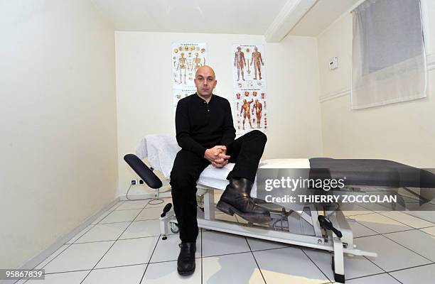 Photo prise le 19 Janvier 2010 à Riom de Jean-Philippe Rouchon, un osteopathe de 42 ans résidant dans le Puy-de-Dôme et qui affirme être un...