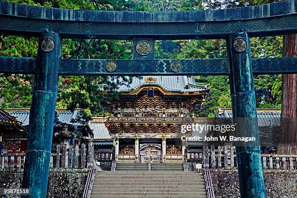 shrine entrance - präfektur tochigi stock-fotos und bilder