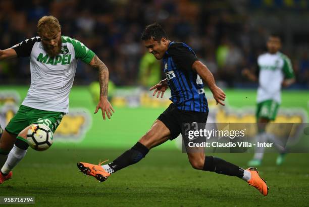 Citadin Martins Eder of FC Internazionale in action during the serie A match between FC Internazionale and US Sassuolo at Stadio Giuseppe Meazza on...