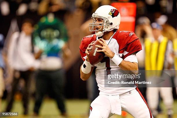 Quarterback Matt Leinart of the Arizona Cardinals looks to pass against the New Orleans Saints during the NFC Divisional Playoff Game at Louisana...