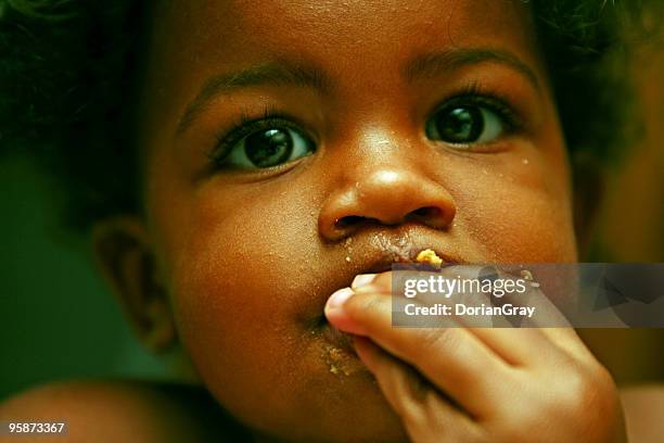 munchin - krümel stock-fotos und bilder