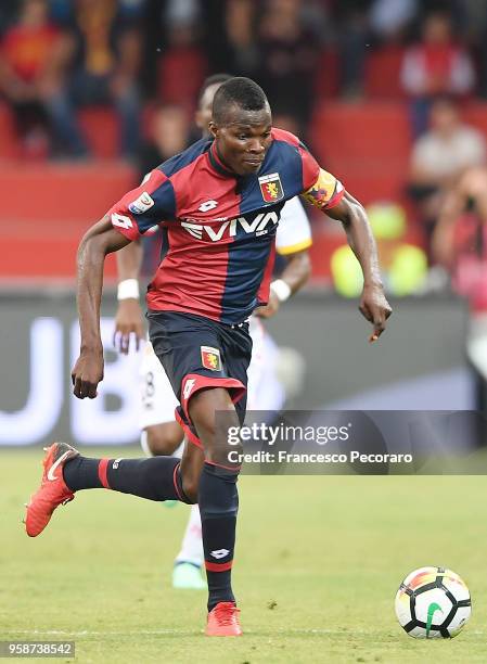 Isaac Cofie of Genoa CFC in action during the serie A match between Benevento Calcio and Genoa CFC at Stadio Ciro Vigorito on May 12, 2018 in...