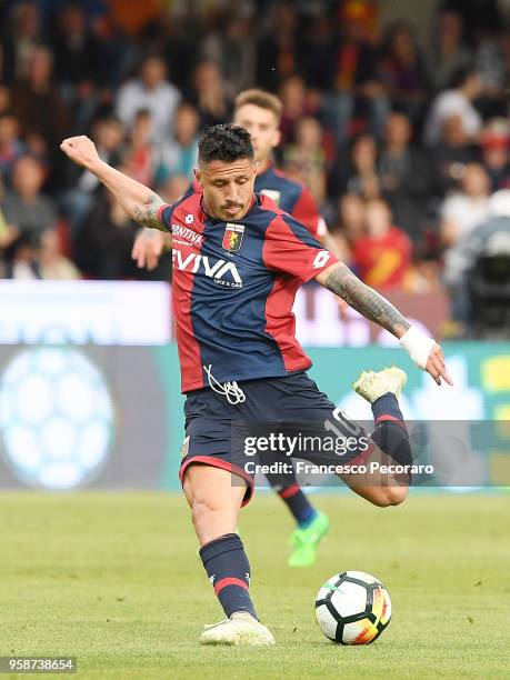 Gianluca Lapadula of Genoa CFC in action during the serie A match between Benevento Calcio and Genoa CFC at Stadio Ciro Vigorito on May 12, 2018 in...