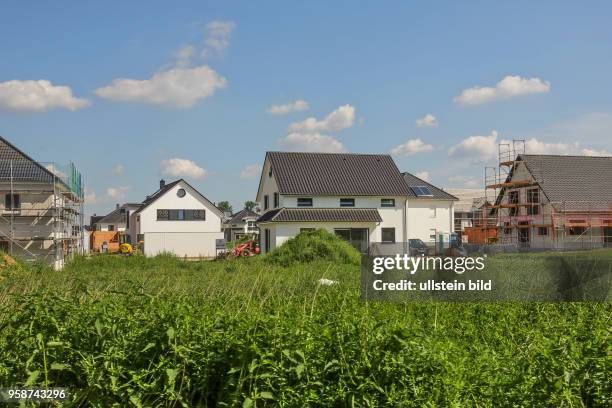 Wohnungsbau Mieten Baugeld Eigentum Bauplatz Bauland - hier gesehen im Neubaugebiet in Pattensen bei Hannover