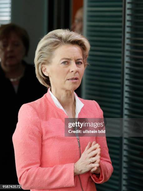 Ursula von der Leyen, Bundesministerin der Verteidigung, Deutschland, Berlin, Das Bundeskabinett befasst sich in seiner 136. Sitzung am 15. Februar...