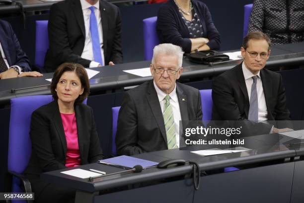 Rheinland-pfälzische Ministerpräsidentin Malu Dreyer , Präsidentin des Bundesrates, Baden-Württembergs Ministerpräsident Winfried Kretschmann,...