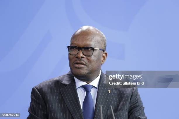 Staatspräsidenten von Burkina Faso, Roch Marc Kabore, Deutschland, Berlin, Gemeinsame Presseunterrichtung nach dem Gespräch und Mittagessen der BK’in...