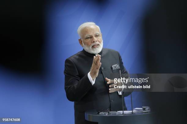 Indischen Premierminister, Narendra Modi, Deutschland, Berlin, Bundeskanzleramt, Vertragsunterzeichnungen und gemeinsame Presseunterrichtung durch...