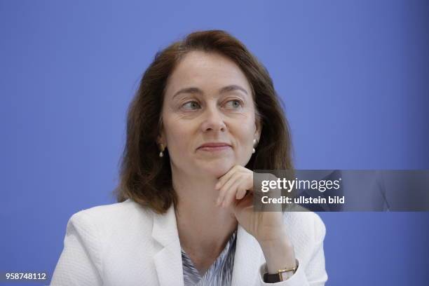 Bundesministerin für Familie, Senioren, Frauen und Jugend Dr. Katarina Barley, Deutschland, Berlin, Bundespressekonferenz, Thema: Regierungsarbeit...