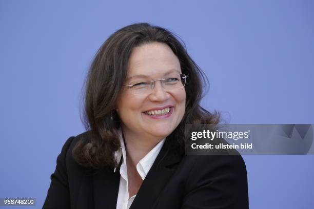 Bundesministerin für Arbeit und Soziales Andrea Nahles, Deutschland, Berlin, Bundespressekonferenz, Thema: Regierungsarbeit der SPD - Bilanz und...