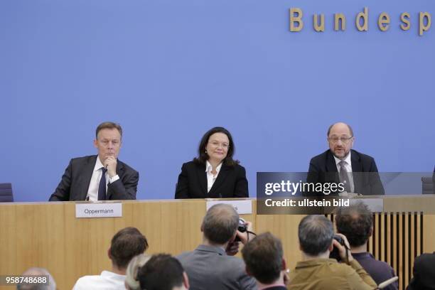 Thomas Oppermann, Vorsitzender der SPD-Bundestagsfraktion, Bundesministerin für Arbeit und Soziales Andrea Nahles, Martin Schulz, SPD- Vorsitzender...