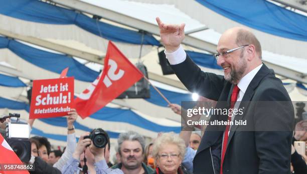 Germany, Bayern, Vilshofen, SPD Bayern politischer Aschermittwoch mit Kanzlerkandidat Martin Schulz, oesterreichs Bundeskanzler und SPOE Chef Michael...