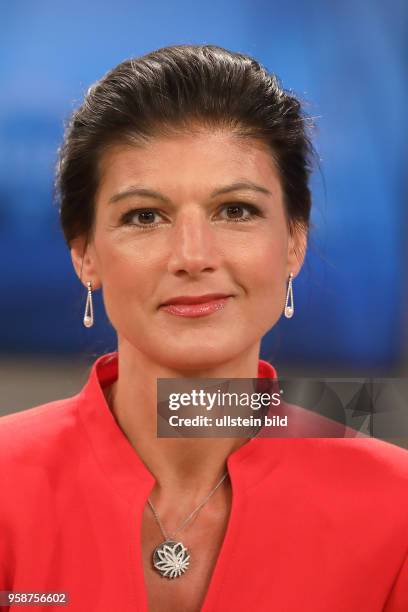 Dr. Sahra Wagenknecht in der ARD-Talkshow ANNE WILL am in Berlin Thema der Sendung: Saarland wählt, Berlin zittert - Stehen die Zeichen auf Wechsel?