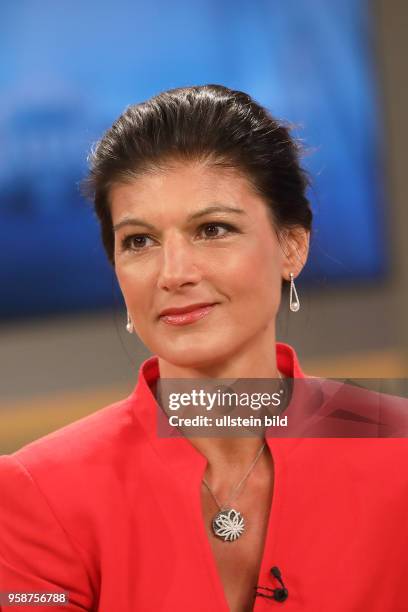 Dr. Sahra Wagenknecht in der ARD-Talkshow ANNE WILL am in Berlin Thema der Sendung: Saarland wählt, Berlin zittert - Stehen die Zeichen auf Wechsel?