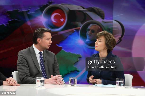 Stephan Mayer mit Maybrit Illner in der ZDF-Talkshow maybrit illner am in Berlin Thema der Sendung: Erdogans langer Arm ? Türkische Spione in...