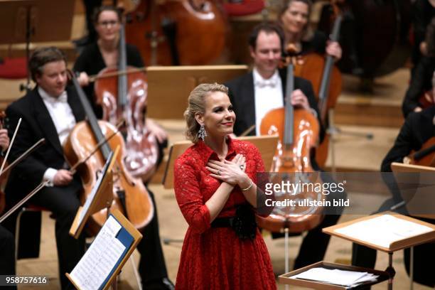 El?na Garan?a , lettische Opernsängerin ) gastiert in Begleitung der Deutschen Staatsphilharmonie Rheinland-Pfalz unter der Leitung des...