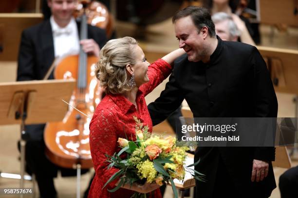 El?na Garan?a , lettische Opernsängerin ) gastiert in Begleitung der Deutschen Staatsphilharmonie Rheinland-Pfalz unter der Leitung des...