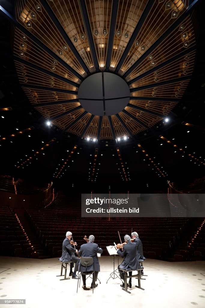 Amerikanische Streichquartettensemble Emerson String Quartet gastiert mit Werken von Béla Bartók und Felix Mendelssohn Bartholdy in der Philharmonie Köln