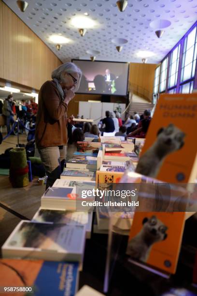 Bücher ? 100 Reisen Der WDR 5 Literaturmarathon 2017 im Rahmen der lit.COLOGNE 2017 Bettina Böttinger, Wilfried Schmickler, Nessi Tausendschön, Frank...