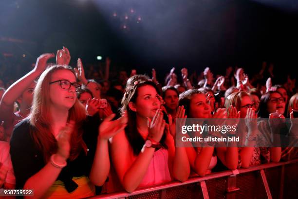 Wincent Weiss "Feuerwerk"-Tour am 21. März 2017 im Gloria Theater Köln Copyright & Photo by THOMAS BRILL Raschdorffstr. 22 50933 Köln Tel: 0221/49 61...