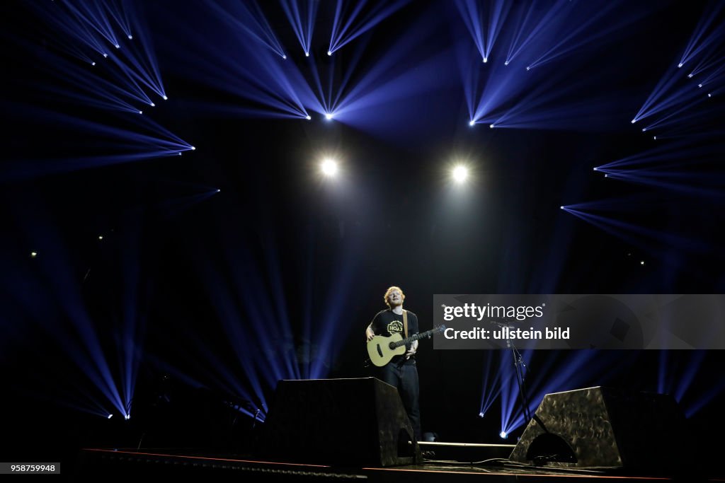 Britische Singer-Songwriter Ed Sheeran gastiert auf seiner "Divide"-Tour in der Lanxess-Arena Köln