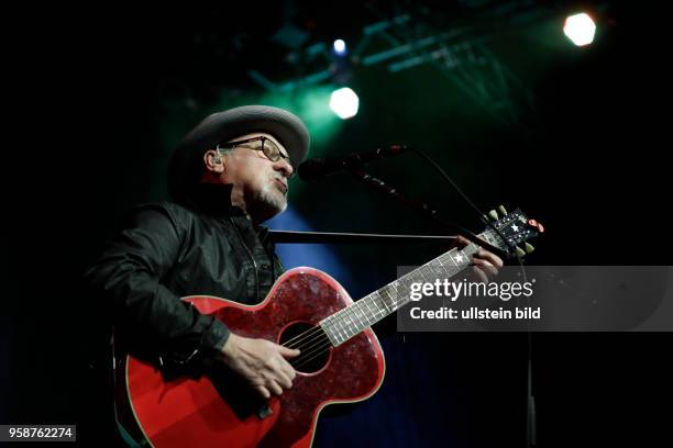 Paul Carrack (Paul Carrack gastiert mit seiner Band, bestehend aus v.l.: James Locke , Andy Staves , Dean Duke , Jack Carrack , Jeremy Meek und Steve...