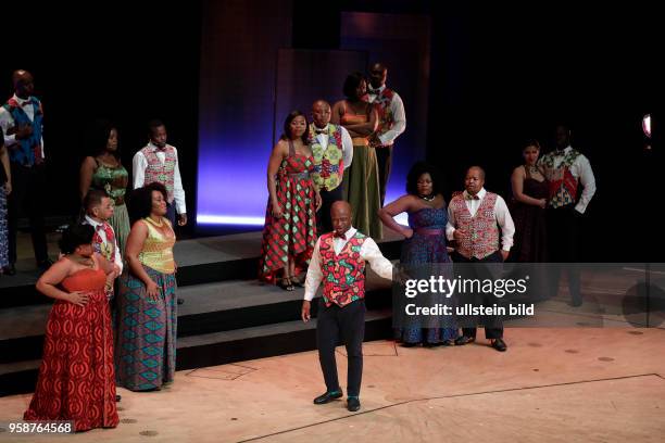 Cape Town Opera Chorus , gastiert mit seiem Programm "African Angels" am 16. April 2017 in der Philharmonie Köln