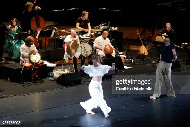 Trommelsprachen ? Languages of Drums mit den Teilnehmern: Zohar Fresco , V Suresh , Misirli Ahmet , Christian Thomé , Mariana Sadovska , Paras Nath ,...