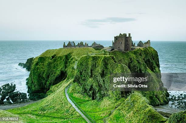 dunnottar castle, close to aberdeen - aberdeenshire stock pictures, royalty-free photos & images