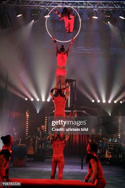 Die kölner Mundartgruppe De Höhner präsentiert in Zusammenarbeit mit dem Circus Roncalli die Höhner Rockin' Roncalli Show "Funambola ? Capriolen des...