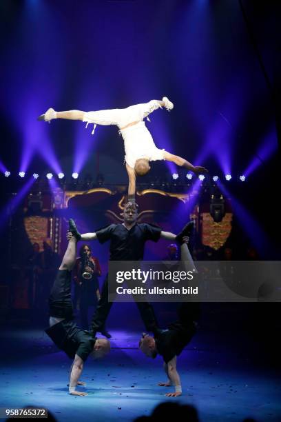 Die kölner Mundartgruppe De Höhner präsentiert in Zusammenarbeit mit dem Circus Roncalli die Höhner Rockin' Roncalli Show "Funambola ? Capriolen des...