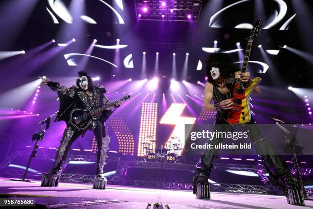 Kiss "Live 2017"-Tour Kiss bestehen aus: Paul Stanley , Gene Simmons , Tommy Thayer und Eric Singer am 12. Mai 2017 in der Westfalenhalle Dortmund