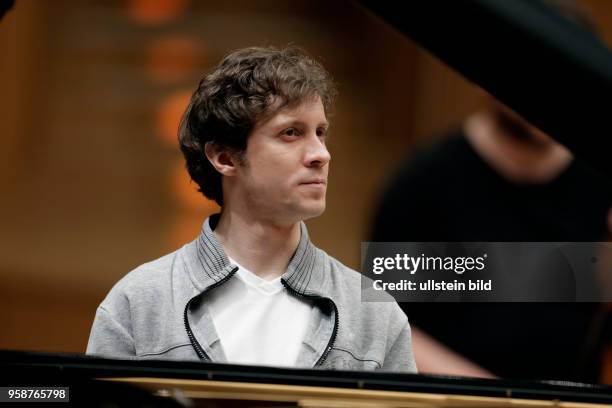 Rafa? Blechacz , Polnischer Pianist) gastiert in Begleitung des Kammerorchester Basel unter der Leitung des englischen Dirigenten Trevor Pinnock am...